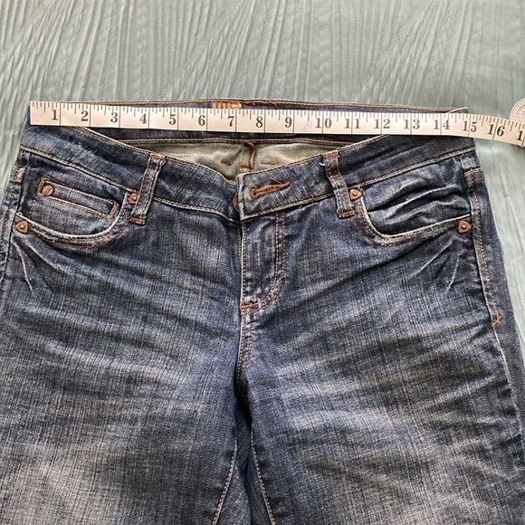 Kut from the Kloth jeans. Size 2, great condition. Fit like a 4-6 vanity sized. - Picture 9 of 12